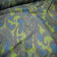 Mousseline imprime en polyester motifs cachemire ton anis2
