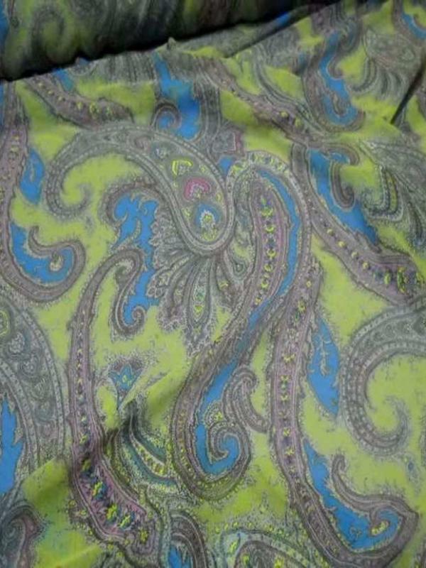 Mousseline imprime en polyester motifs cachemire ton anis3