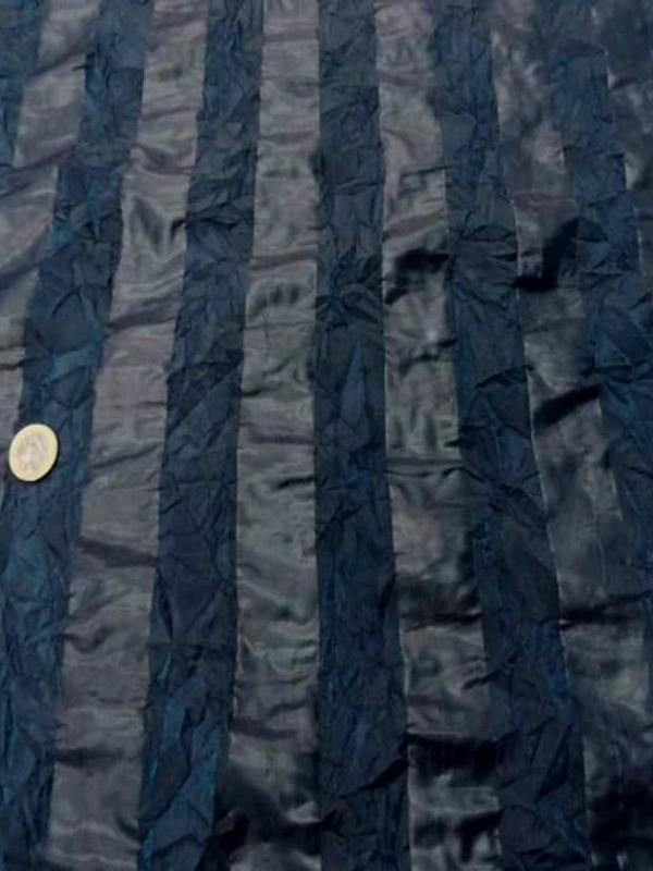 Organza a motifs bandes froisse permanent ton bleu canard