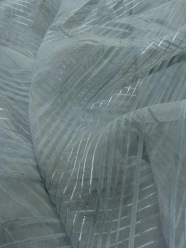 Organza bleu a rayures brodes en 2 90m de large plombe