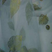Organza bleu imprime feuille dore