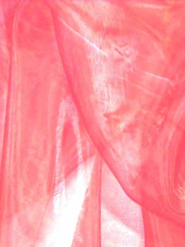 Organza changeant corail reflets blanc en 1 5m de large