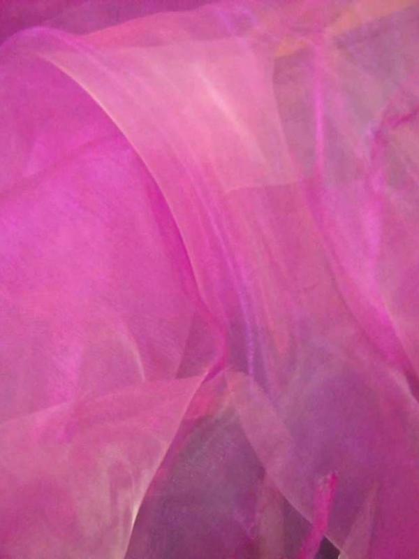 Organza changeant rose reflets blanc en 1 5m de large