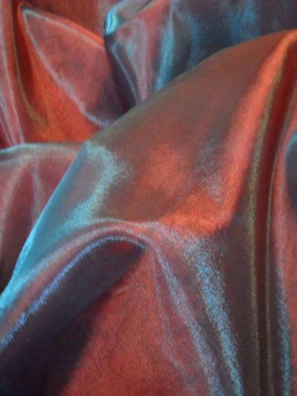 Organza changeant rouge vermillon reflets bleu en 2 90m