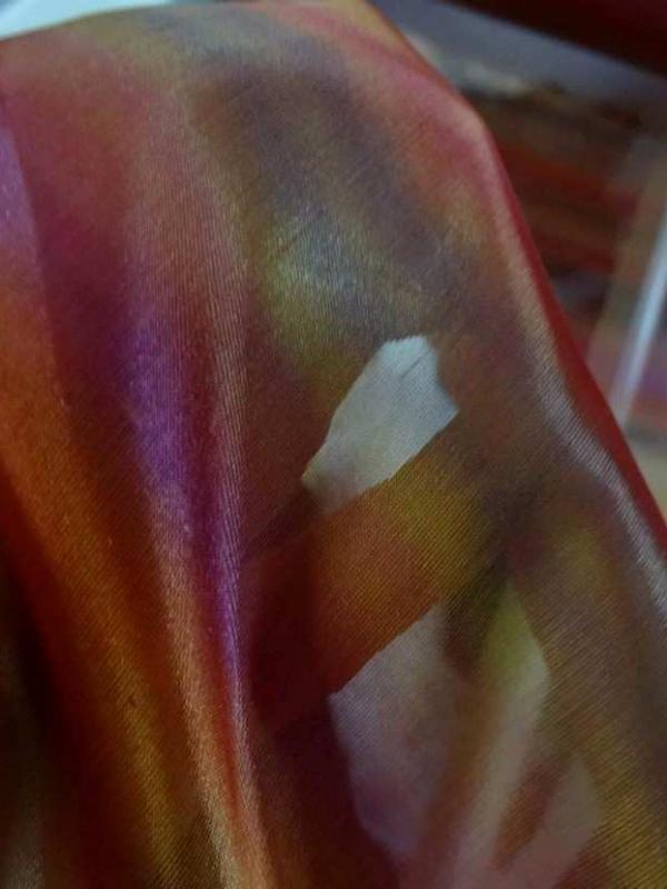 Organza imprime motifs arc en ciel