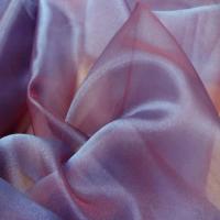 Organza qualite cristal bleu reflets rouge