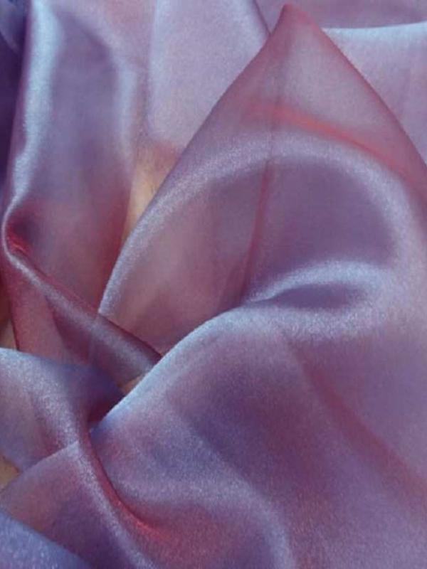 Organza qualite cristal bleu reflets rouge