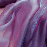 Organza qualite cristal bleu reflets rouge4