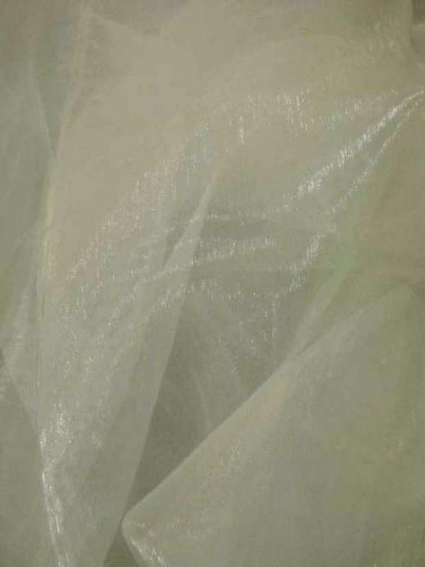 Organza ton jaune paille tres pale en 1 5m de large