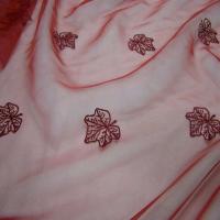 Organza ton rouge brode3