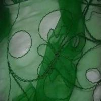 Organza ton vert a motifs ajoures6