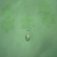 Organza ton vert anis brode