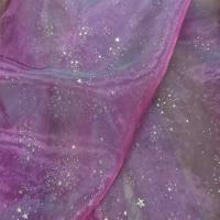 Organza violet a etoile dore en relief