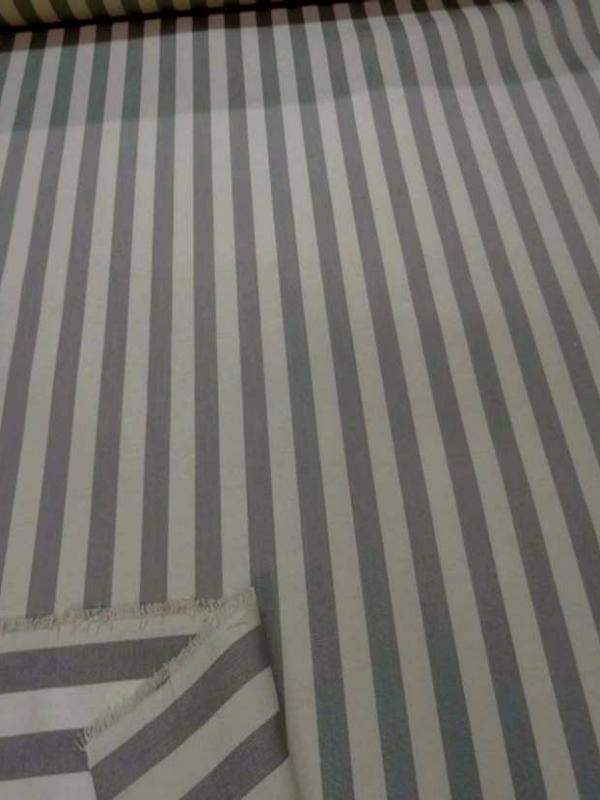 Ottoman d ameublement en coton beige rayé gris