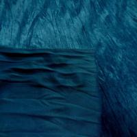 Panne de velours plisse ton bleu8