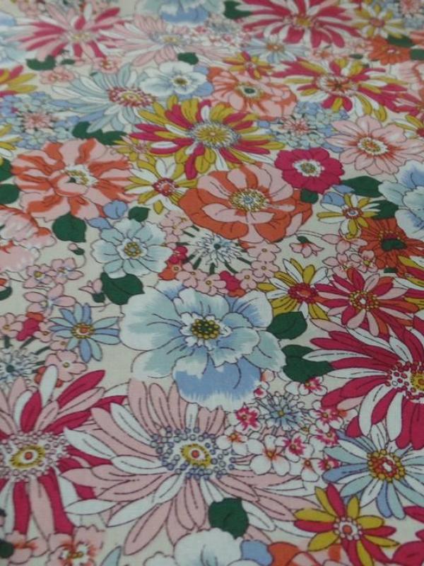 Popeline coton 100 imprime fleurs ton rouge orange bleu