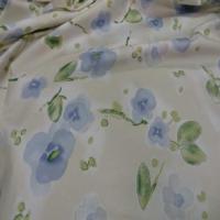 Popeline coton lycra beige imprime fleurs bleu4