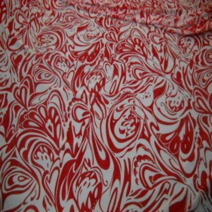 Resille blanche imprime motif rouge annee 70