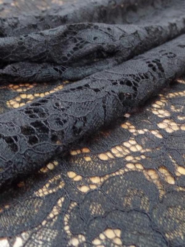 résille dentelle noire en 1.50 m de large