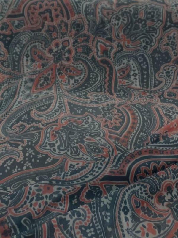 Resille lycra dans les 2 sens imprimegris fonce et rouge orange