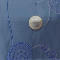 tissu Satin coton bleu indigo a motifs brodés pas cher