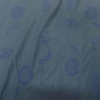 vente tissu Satin coton bleu indigo a motifs brodés