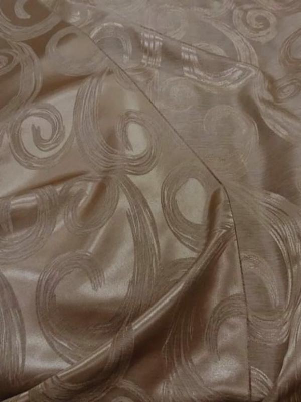 Satin d ameublement faconne volutes double face taupe dore0