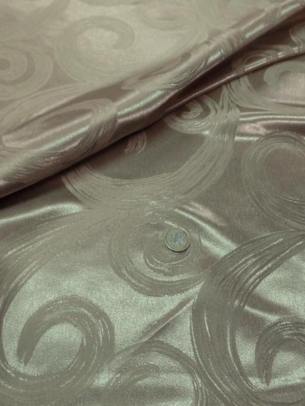 Satin d ameublement motifs volutes double face taupe doré