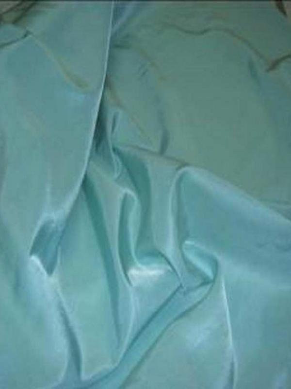 Satin epais bleu glacier