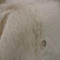 Satin faconne blanc casse beige clair