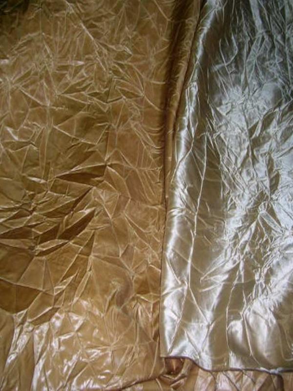 Satin froisse double face dore