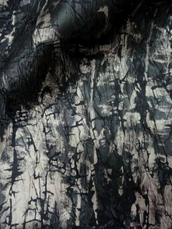 Satin froisse permanent imprime noir marron