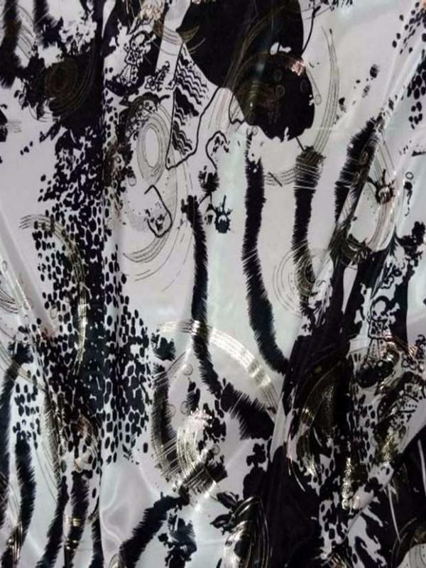 Satin lycra imprime ton blanc casse imprime marron et dore
