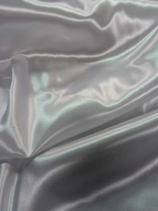 Satin polyester blanc