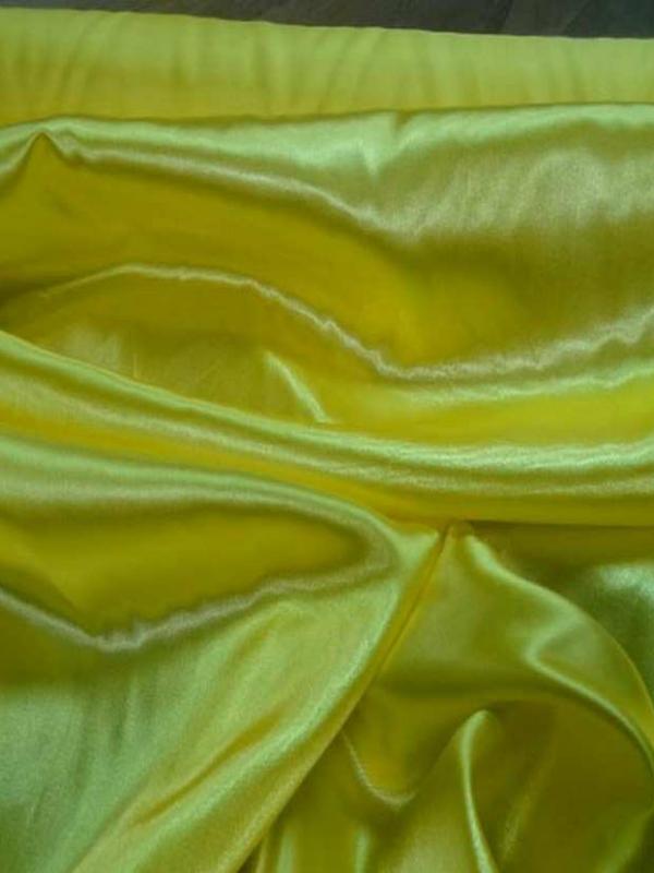 Satin polyester jaune