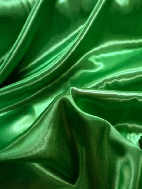 Satin polyester vert en 1 50m de large1