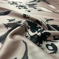 Satin viscose taupe imprime noir1