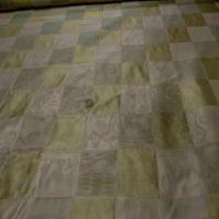 Soie 100 faconne carreaux ton anis3