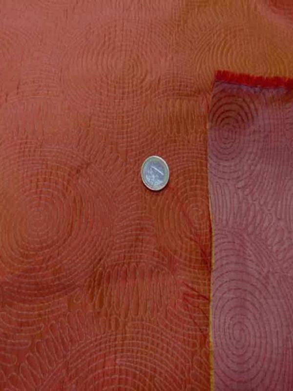 Soie 100 faconne changeant dore rouge bordeaux