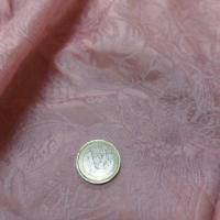 Soie fine dévoré motifs fleuris ton de rose