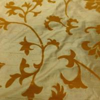 tissu Soie sauvage jaune doré a motifs dévoré velours safran en ligne