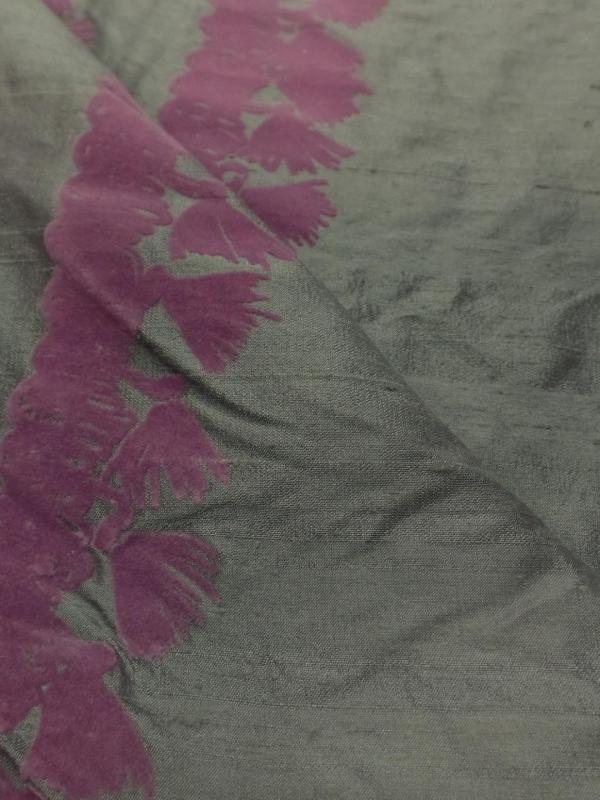 Soie sauvage kaki a motifs devore aspect velours vieux rose
