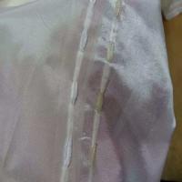 Taffetas blanc casse a rayures brode6