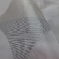 Taffetas blanc gris brodés motifs rond 20 cm en 1 50m de large