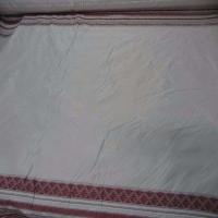 Taffetas blanc mat brode a motifs bandes rouge bordeaux8