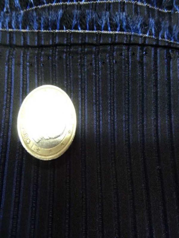 Taffetas bleu nuit faconne bande surbrode