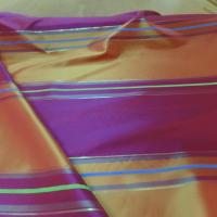 Taffetas bordeaux reflets bleu et safran dore a rayures 3