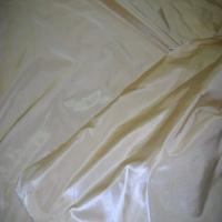 Taffetas changeant beige dore reflets blancs7