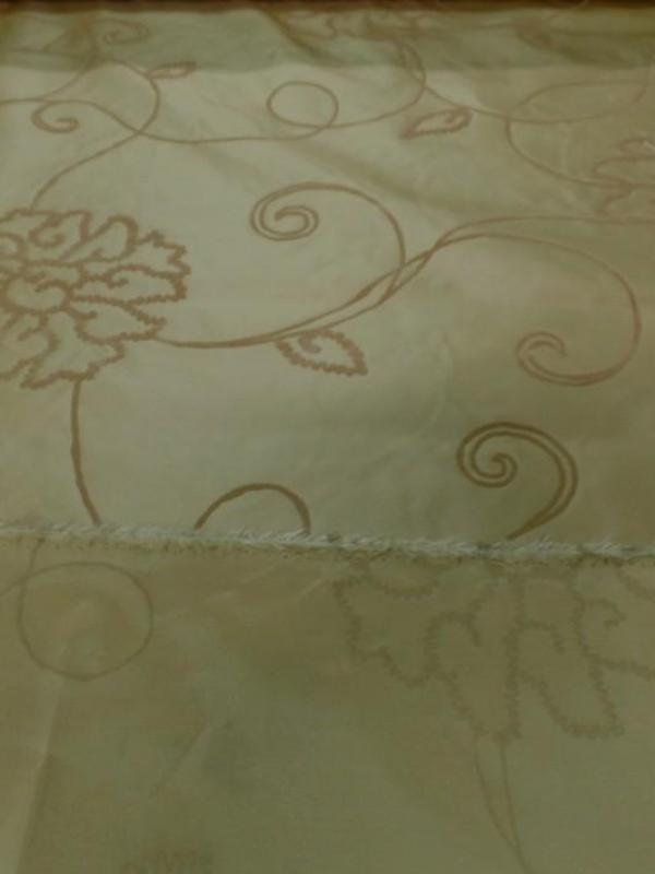 Vente de Tissu Taffetas changeant doré floqué velours beige