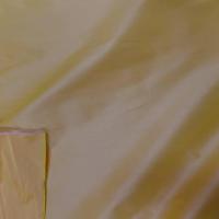 Taffetas changeant jaune a reflets rose1
